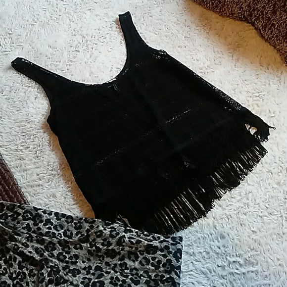 Kirra lace fringe top for that layered look! - Picture 1 of 6